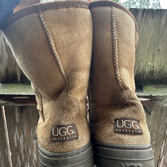 UGG Brown Winter Boots - Picture 1 of 5